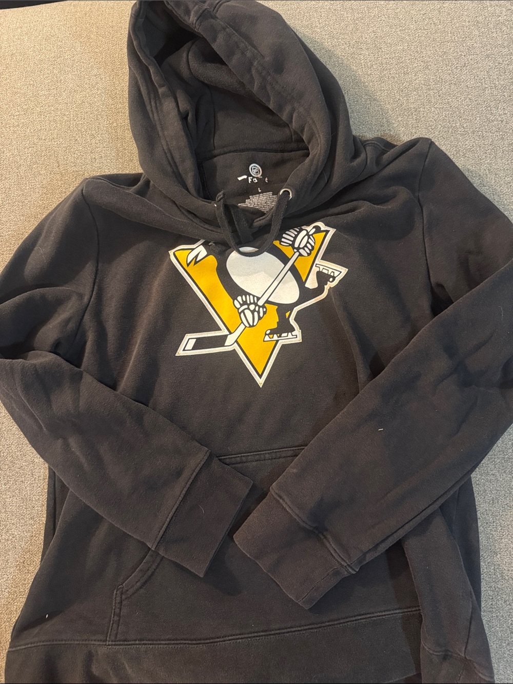 5/$15- Penguins sweatshirt